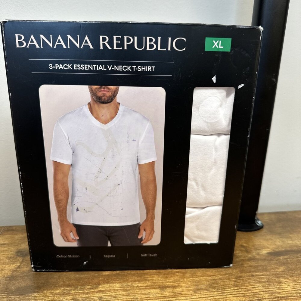 Banana Republic Men's 3-Pack Essential V-Neck T-Shirts, White, Size XL NEW